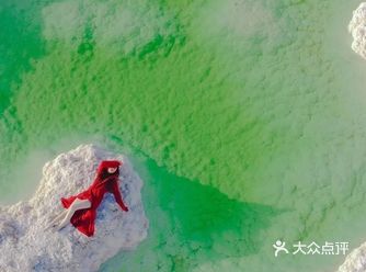 茫崖翡翠湖劝退，大柴旦翡翠湖真的美出天际！！！