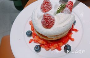 Mixed Berry Cream Pancake