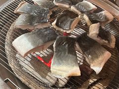 -围炉肉舍•炭烤活鳗•丹东海鲜烤肉(步行街店)