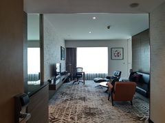 -上海虹桥西郊假日酒店