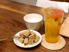 茶糕蘸茉莉-知亘茶食