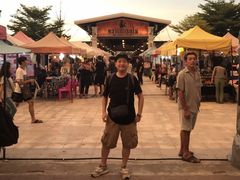 -席娜卡琳火车铁道夜市