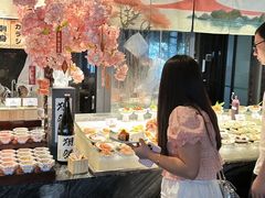-雍容荟帝王蟹活龙虾展台自助(IFS黑金店)
