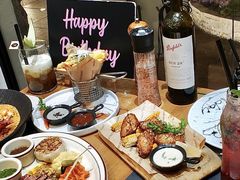 -Mark&Mars Restaurant