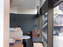 -上海虹桥中心爱琴海亚朵S酒店
