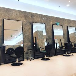 -TONI&GUY