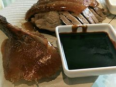 -依江春水烤鸭店