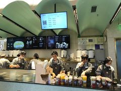 -奈雪的茶(亨特国际广场店)