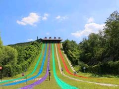 -雪山彩虹谷景区