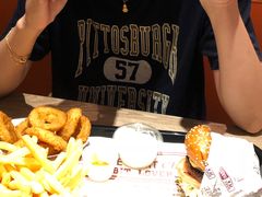 -The Habit Burger Grill 哈比特汉堡(复兴soho店)