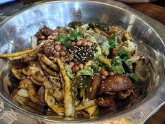 -愉肴麻辣香锅(中山路店)