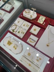 -周大福CHOW TAI FOOK(浦东八佰伴店)