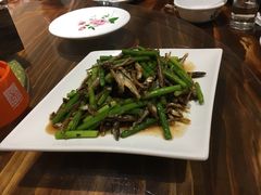 蒜苗炒银鱼-叶掌柜桐庐土菜馆