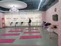 -Isee灰姑娘国际儿童艺术中心(证大·大拇指广场店)