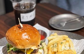 Classic American Beef Burger