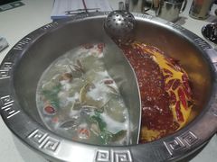 卜卜贝鸳鸯锅-憨铁匠老火锅(龙岗万科里店)