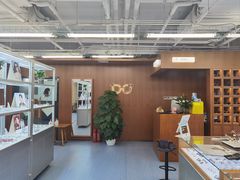 -无奔眼镜·蔡司·依视路授权店(马家堡店)