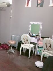 -美妆吧私人订制·化妆美甲美睫半永久