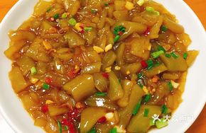 Minced Meat with Wild Vegetable
