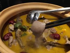 -龙巢盱眙龙虾·牛蛙·烧烤宵夜(八卦岭店)