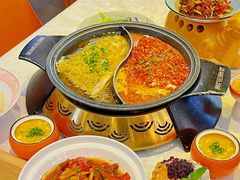 -阿瓦山寨·湘菜现炒·剁椒鱼头王(咸阳总店)