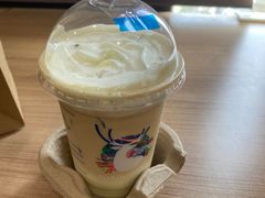 -瑞幸咖啡(岳家嘴地铁站店)