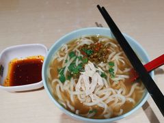 -灵芝妹子海鲜米线(劳动公园店)