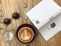 拿铁-VOYAGE COFFEE(北锣鼓巷店)