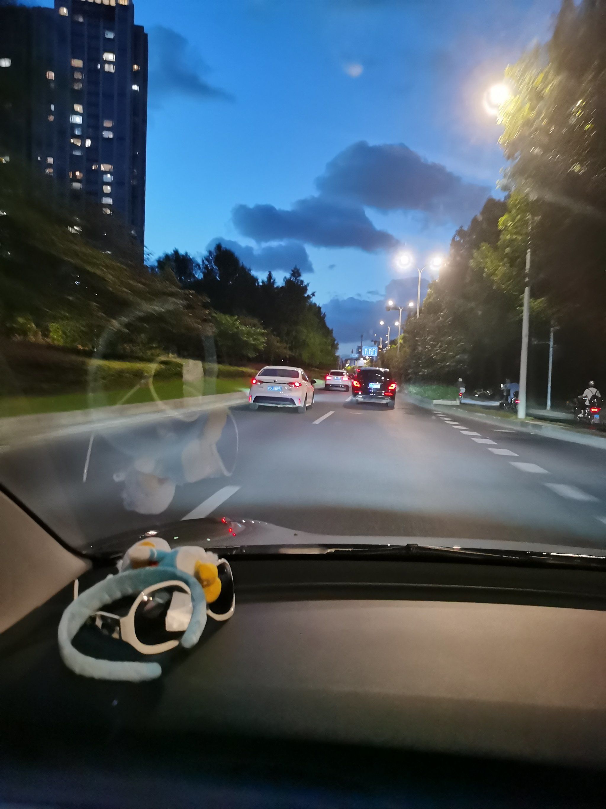 城里车流不停歇