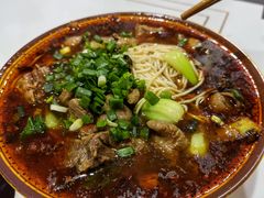 -胥佳烧鸡公牛肉面馆