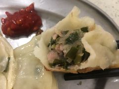 鲜肉韭菜煎饺-芬芳甜品(同福路店)