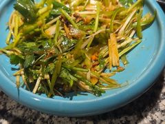 -老牌坊云南鱼豆花火锅(哈西万达店)
