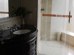 -茂名熹龙国际大酒店(人民广场高铁站店)