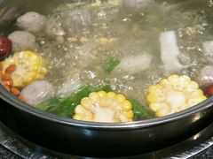 清汤泉水锅底-名门潮牛·鲜牛肉海鲜火锅.烧烤自助餐厅(诚丰广场店)