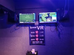 -VR 间客漫·PS电玩·虚拟现实包间游戏电竞(街道口店)