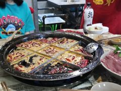 -渝嘴小老弟老火锅(华新村店)