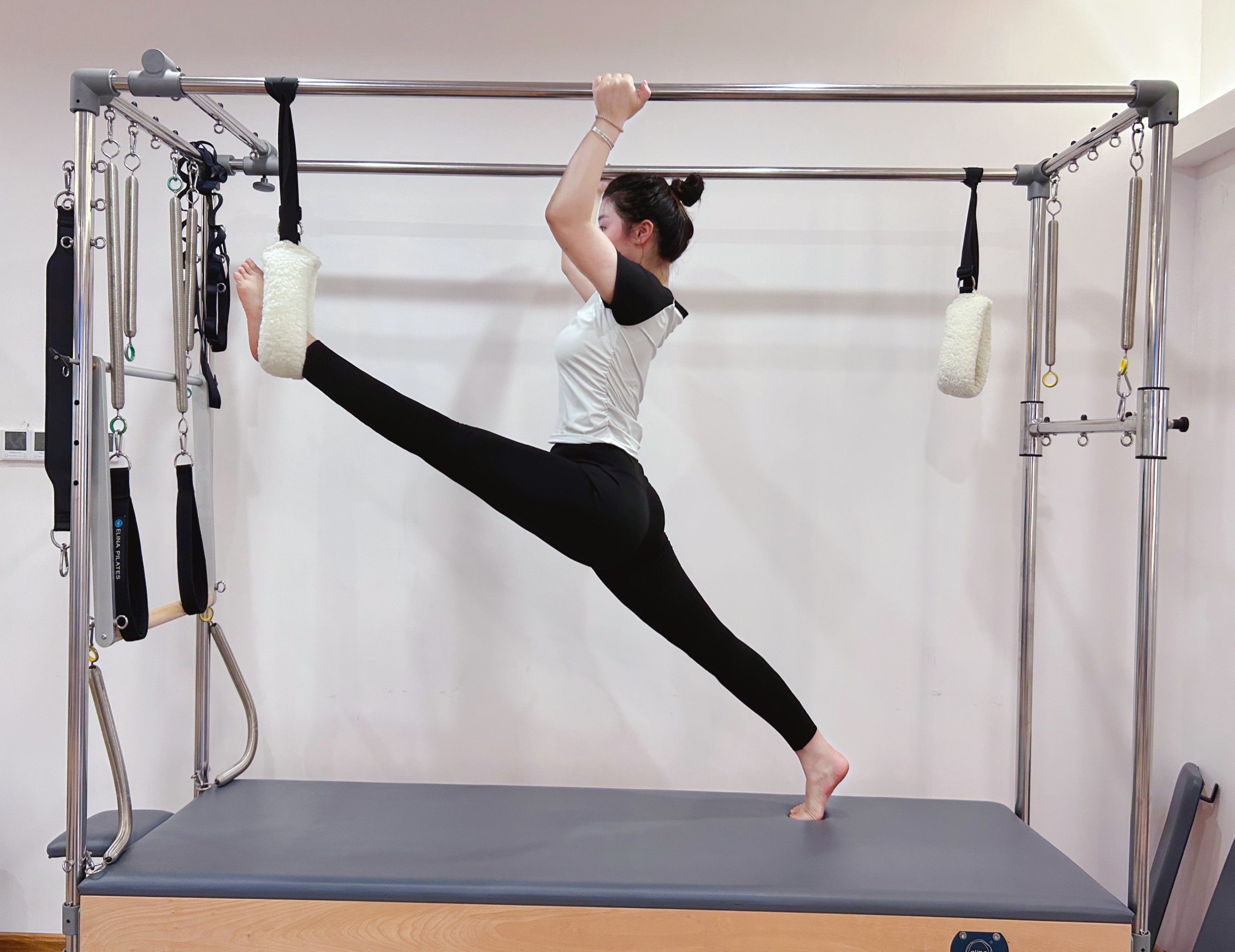 经常和他在瑜伽馆里面练习,一起共同成长