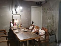 包厢-HIGH FIVE哈福手工汉堡(桂林路店)