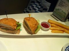 三文治配薯条-翠华餐厅(山顶道店)