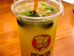 青柠金桔饮-胖哥俩肉蟹煲(济南世茂国际广场店)
