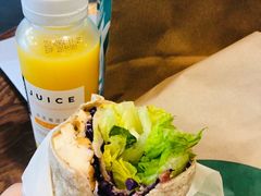 -星巴克臻选(盐城金鹰聚龙湖店)