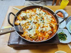 -亲昵春川鸡排(韩国美食街店)