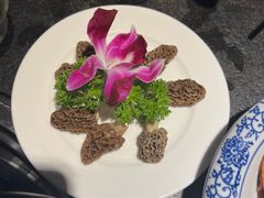 -大匠工房古船木艺术餐厅·猪肚鸡专门店(长白仙岛店)