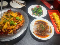 -辣尚瘾·烤鱼·新川菜(牡丹园直营店)
