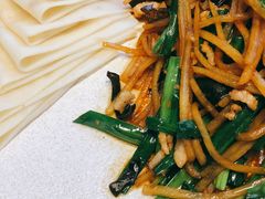秋耳土豆丝卷饼-关东小磨东北菜(上海长风大悦城店)