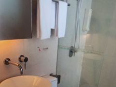 -卡罗酒店(东门晒布地铁站店)