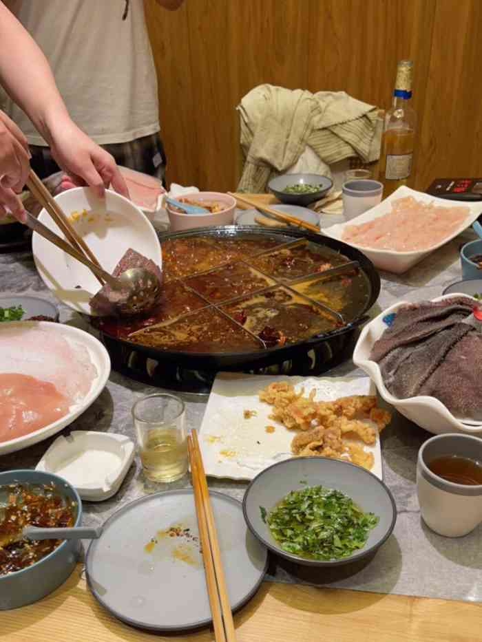 镇三关老火锅(北滨店)-"北滨路鎏嘉码头好像九号上去.开在这附近的.