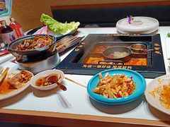 -老牌坊云南鱼豆花火锅(哈西万达店)