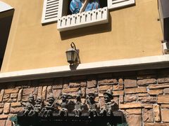 -鲁邦国际风情街(麦世达韩国精品百货店)