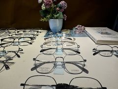 -臻美视爵眼镜·明月·依视路·蔡司折扣店(广渠门店)